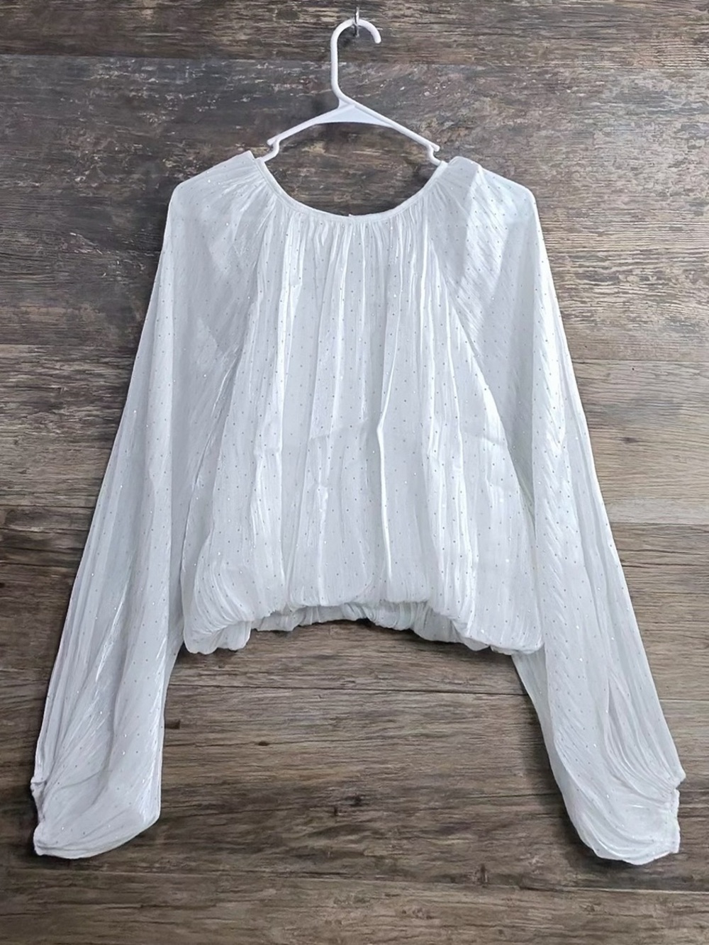 Viva Bella Women's White Long-Sleeve Gathered Peasant Blouse